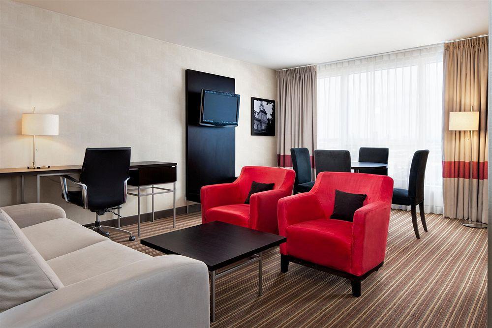 Four Points By Sheraton Levis Convention Centre Lévis Exterior foto