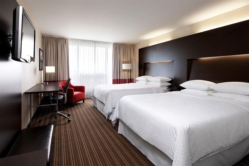 Four Points By Sheraton Levis Convention Centre Lévis Exterior foto